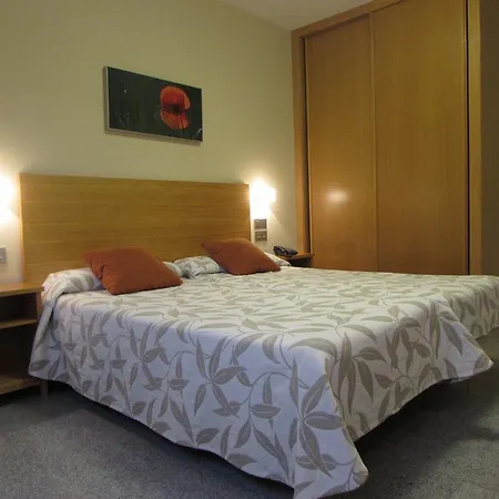 Palacio De Asturias 3* オビエド