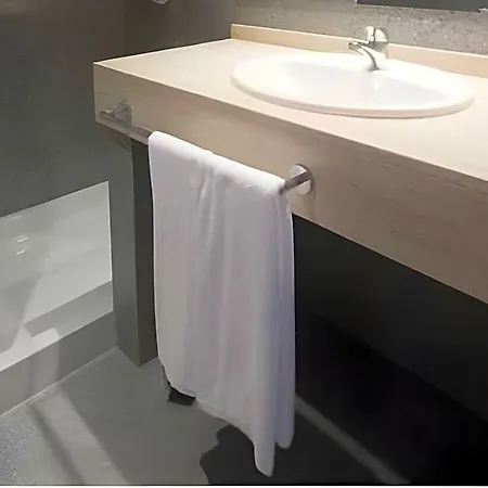 Palacio De Asturias 3* オビエド
