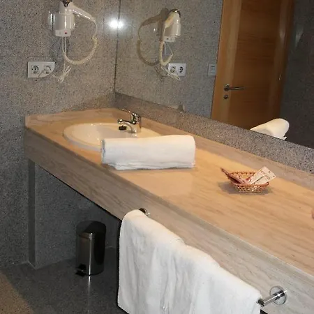 Palacio De Asturias Szálloda 3*