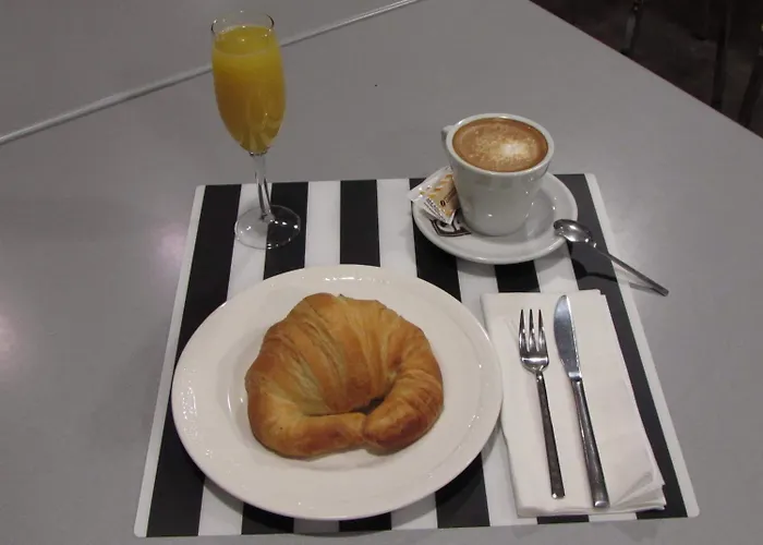 Hotel Palacio De Asturias 3*